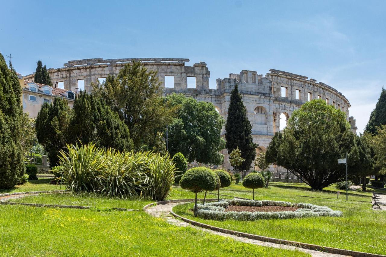 Cubo Apartment Pula Exterior photo